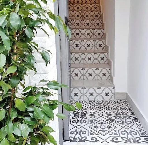 House In Marbella's Old Town, 100m From The Beach☆ Дом отдыха Марбелья